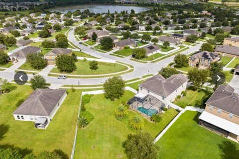 House in Clermont, Florida 6 bedrooms, 332.5 sq.m. № 1673396 - photo 3