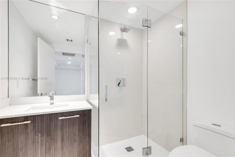 Condo in Miami, Florida, 1 bedroom  № 1753148 - photo 14