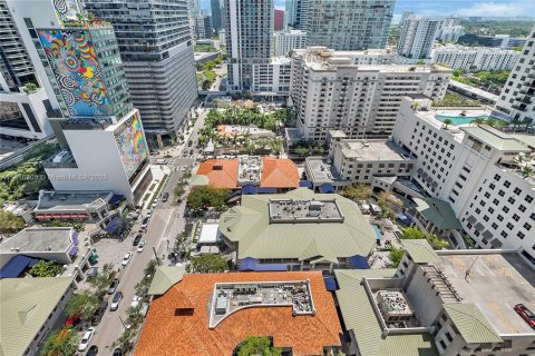 Condo in Miami, Florida, 1 bedroom  № 1753148 - photo 21
