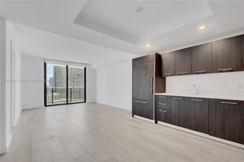Condo in Miami, Florida, 1 bedroom  № 1753148 - photo 4
