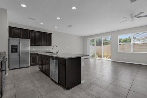 Townhouse in Apopka, Florida 3 bedrooms, 191.75 sq.m. № 2305114 - photo 5