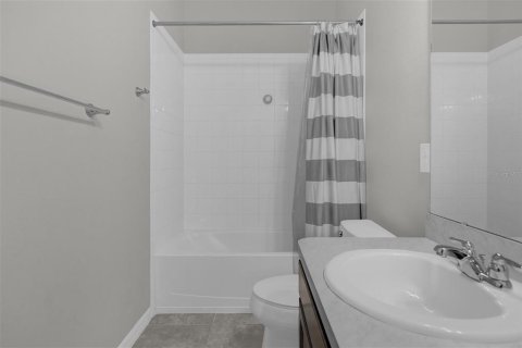 Townhouse in Apopka, Florida 3 bedrooms, 191.75 sq.m. № 2305114 - photo 22