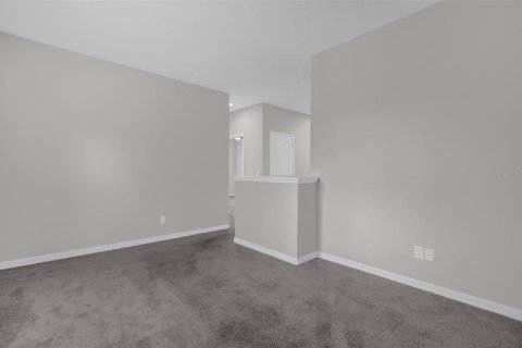 Townhouse in Apopka, Florida 3 bedrooms, 191.75 sq.m. № 2305114 - photo 30