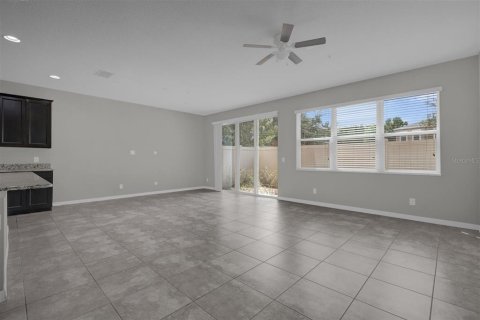 Townhouse in Apopka, Florida 3 bedrooms, 191.75 sq.m. № 2305114 - photo 17
