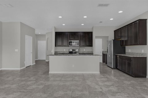 Townhouse in Apopka, Florida 3 bedrooms, 191.75 sq.m. № 2305114 - photo 7