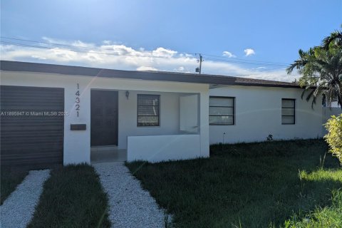 Снять в аренду виллу или дом в Майами, Флорида 3 спальни, 177.07м2, № 1950276 - фото 15