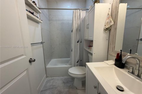 Casa en venta en Hollywood, Florida, 3 dormitorios, 122.26 m2 № 2058747 - foto 10