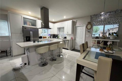 Casa en venta en Hollywood, Florida, 3 dormitorios, 122.26 m2 № 2058747 - foto 13