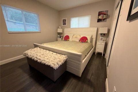 Casa en venta en Hollywood, Florida, 3 dormitorios, 122.26 m2 № 2058747 - foto 3