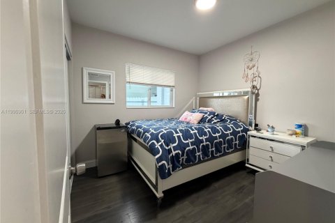 Casa en venta en Hollywood, Florida, 3 dormitorios, 122.26 m2 № 2058747 - foto 8
