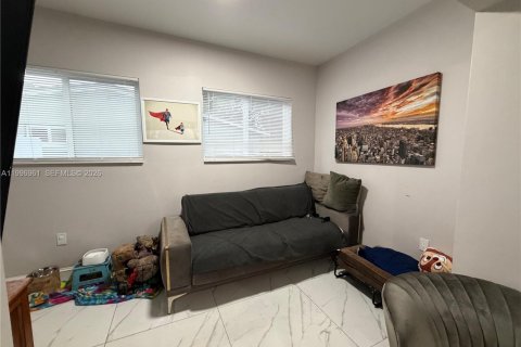 Casa en venta en Hollywood, Florida, 3 dormitorios, 122.26 m2 № 2058747 - foto 16