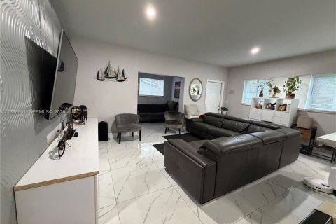 Casa en venta en Hollywood, Florida, 3 dormitorios, 122.26 m2 № 2058747 - foto 14