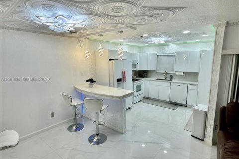 Touwnhouse à vendre à Cutler Bay, Floride: 3 chambres, 120.12 m2 № 2273761 - photo 5