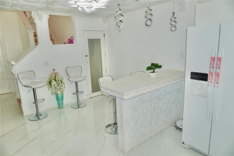 Touwnhouse à vendre à Cutler Bay, Floride: 3 chambres, 120.12 m2 № 2273761 - photo 9