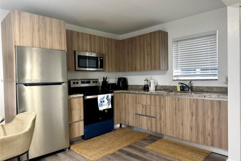 Villa ou maison à louer à Miami, Floride: 2 chambres, 494.05 m2 № 2002607 - photo 5