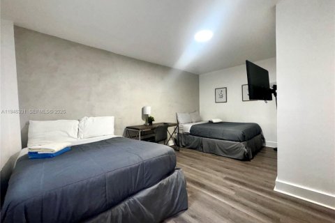 Villa ou maison à louer à Miami, Floride: 2 chambres, 494.05 m2 № 2002607 - photo 7