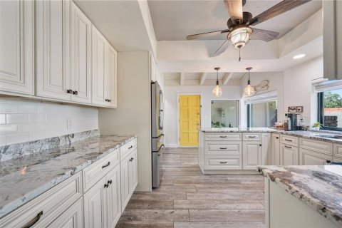 Casa en venta en Haines City, Florida, 3 dormitorios, 227.05 m2 № 2204162 - foto 12