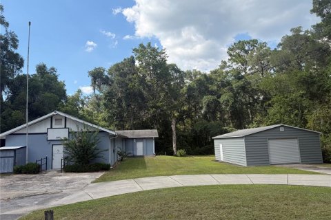 Commercial property in Silver Springs Shores, Florida 274.99 sq.m. № 2231941