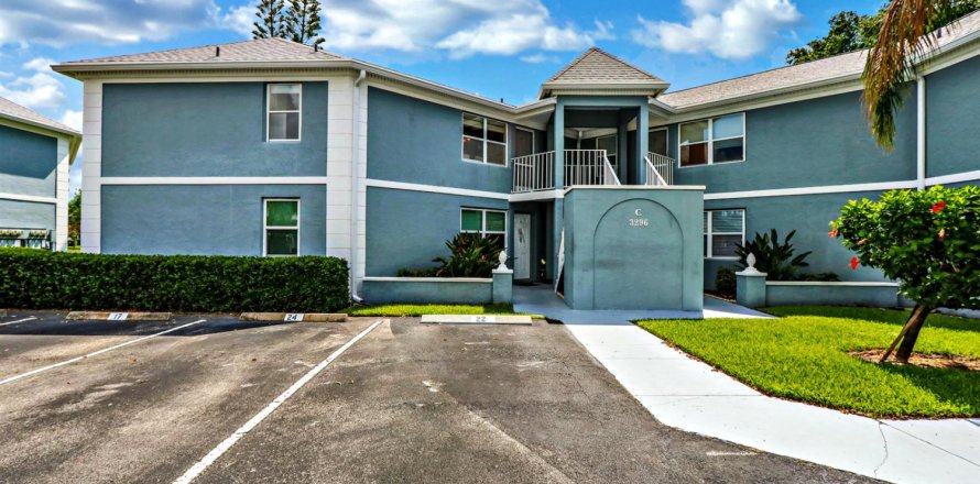 Condo à Stuart, Floride, 2 chambres  № 2185242