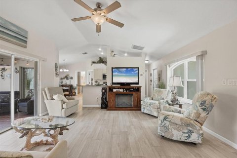 Villa ou maison à vendre à Port Charlotte, Floride: 3 chambres, 119.01 m2 № 1901275 - photo 11
