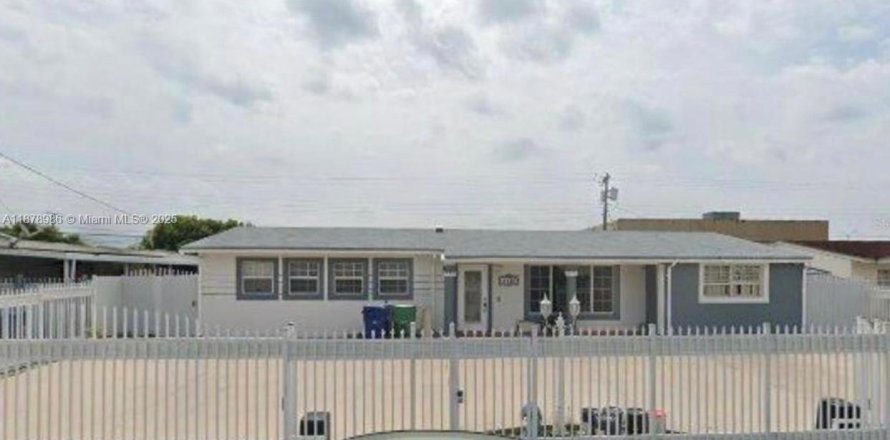 Дом в Майами-Гарденс, Флорида 5 спален, 228.73м2 № 1991504