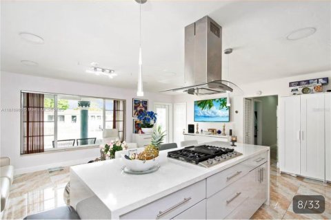 Купить виллу или дом в Майами-Гарденс, Флорида 5 спален, 228.73м2, № 1991504 - фото 5