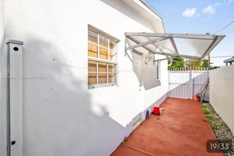 Купить виллу или дом в Майами-Гарденс, Флорида 5 спален, 228.73м2, № 1991504 - фото 17