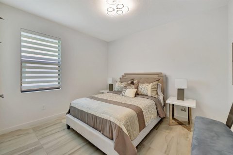 Villa ou maison à louer à Stuart, Floride: 4 chambres, 188.78 m2 № 2248387 - photo 8