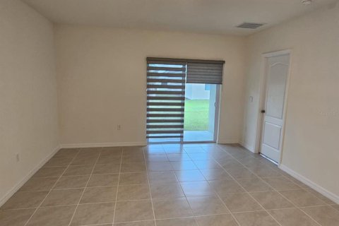 Casa en alquiler en Davenport, Florida, 3 dormitorios, 139.73 m2 № 1912061 - foto 4