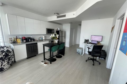 Condominio en alquiler en Miami, Florida, 1 dormitorio, 75.62 m2 № 1991069 - foto 8