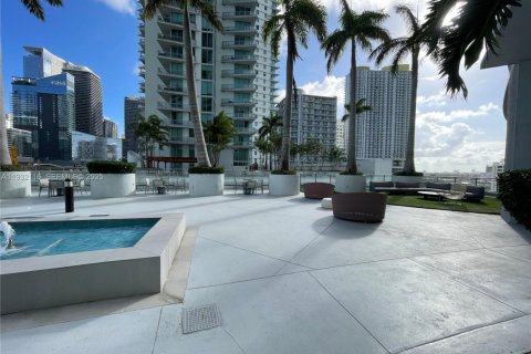 Condominio en alquiler en Miami, Florida, 1 dormitorio, 75.62 m2 № 1991069 - foto 17