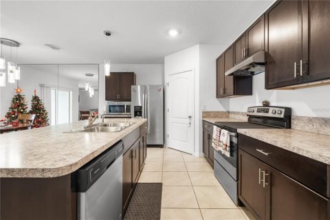 House in Kissimmee, Florida 4 bedrooms, 173.91 sq.m. № 2151378 - photo 2