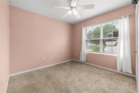 House in Kissimmee, Florida 4 bedrooms, 173.91 sq.m. № 2151378 - photo 11