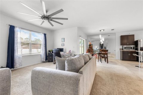 House in Kissimmee, Florida 4 bedrooms, 173.91 sq.m. № 2151378 - photo 3