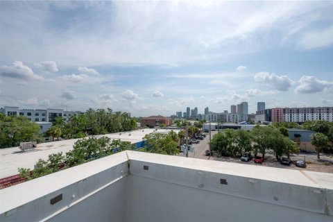 Townhouse in Tampa, Florida 3 bedrooms, 194.82 sq.m. № 1760352 - photo 7