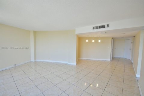 Condo in Aventura, Florida, 2 bedrooms  № 1461163 - photo 10