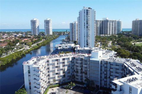 Condo in Aventura, Florida, 2 bedrooms  № 1461163 - photo 5