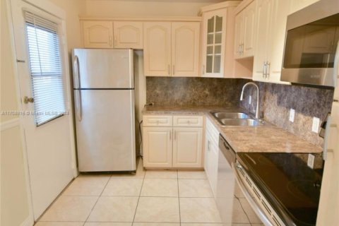 Condo in Aventura, Florida, 2 bedrooms  № 1461163 - photo 11