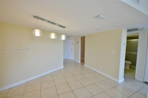 Condo in Aventura, Florida, 2 bedrooms  № 1461163 - photo 14