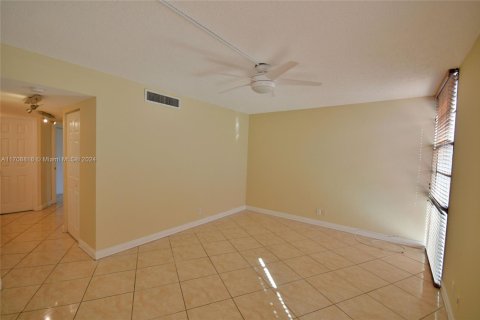 Condo in Aventura, Florida, 2 bedrooms  № 1461163 - photo 18