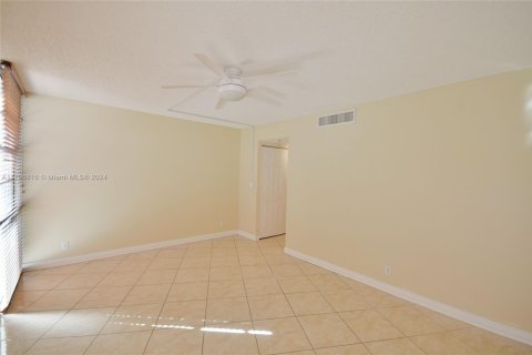 Condo in Aventura, Florida, 2 bedrooms  № 1461163 - photo 17