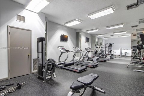 Condo in Sunny Isles Beach, Florida, 2 bedrooms  № 1973714 - photo 14