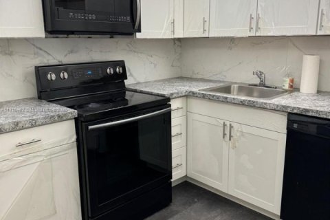 Condo in Sunny Isles Beach, Florida, 2 bedrooms  № 1973714 - photo 7