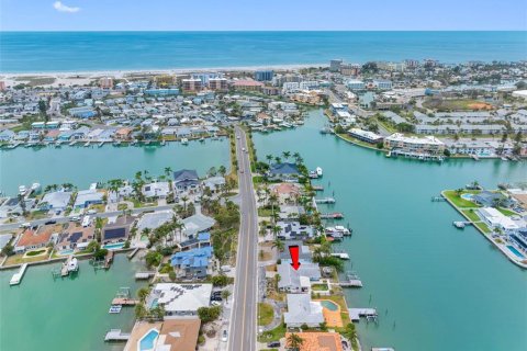 Villa ou maison à vendre à Treasure Island, Floride: 3 chambres, 174.84 m2 № 1677010 - photo 11