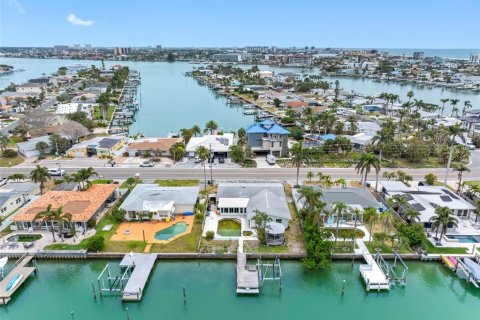 Villa ou maison à vendre à Treasure Island, Floride: 3 chambres, 174.84 m2 № 1677010 - photo 16