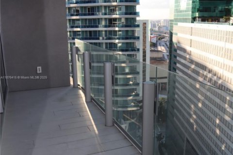 Condo in Miami, Florida, 1 bedroom  № 2052931 - photo 16