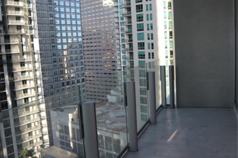 Condo in Miami, Florida, 1 bedroom  № 2052931 - photo 17