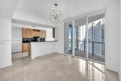 Condo in Fort Lauderdale, Florida, 2 bedrooms  № 1956096 - photo 2