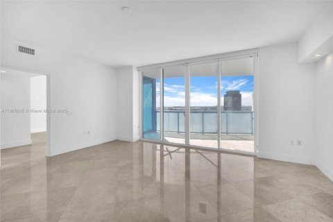 Condo in Fort Lauderdale, Florida, 2 bedrooms  № 1956096 - photo 27