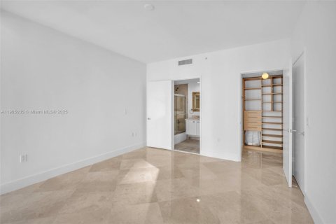 Condo in Fort Lauderdale, Florida, 2 bedrooms  № 1956096 - photo 19